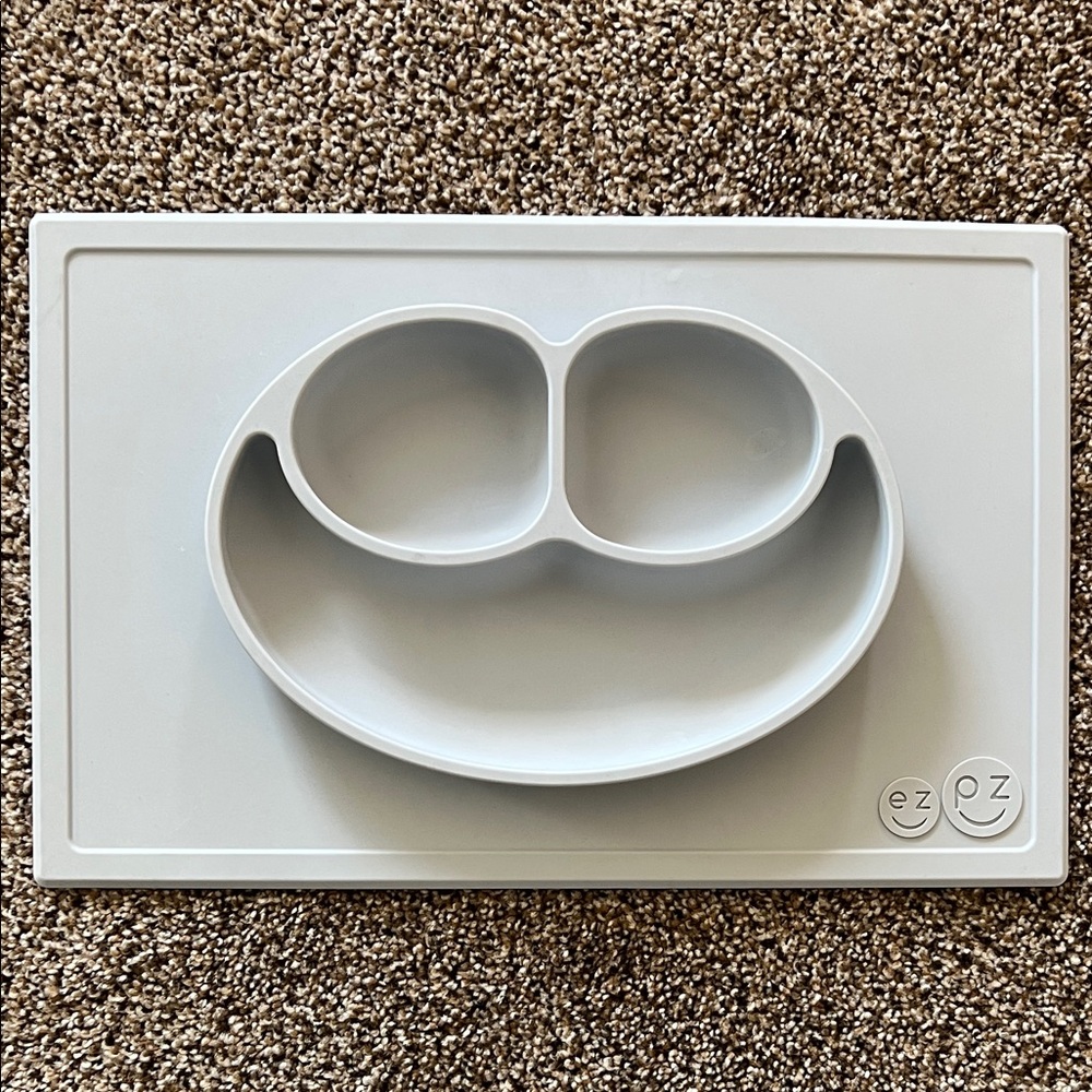 ezpz Gray Silicone Happy Mat